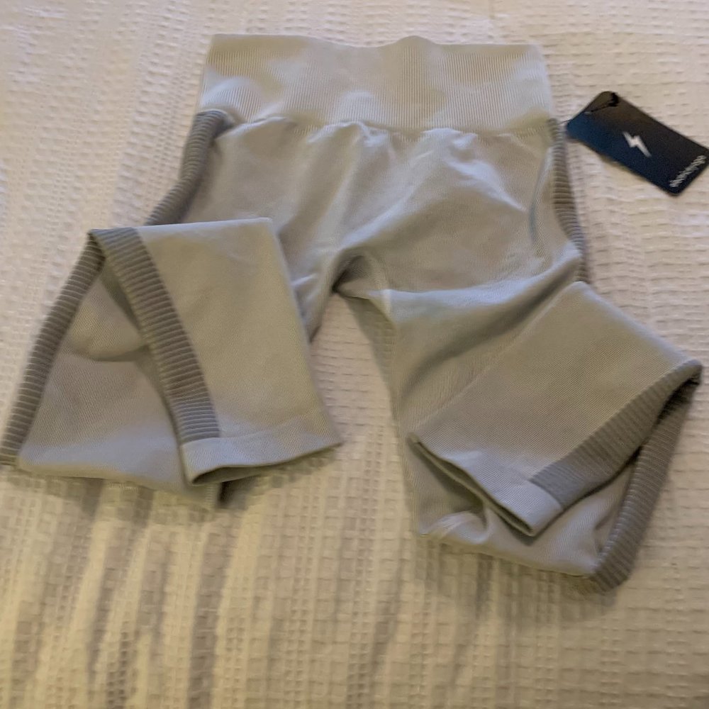 ELECTRIC YOGA LEGGINGS NWT SMALL